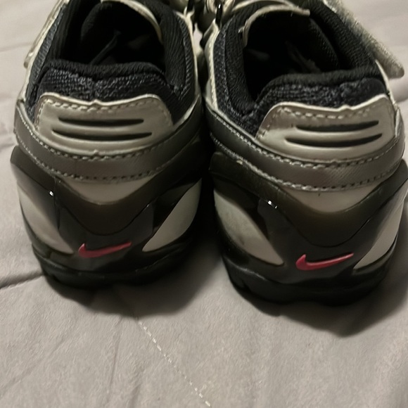 Nike cycling gray & black Velcro shoes size 8 - Picture 5 of 10